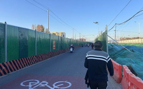 出行困境 立湯路機動車道擁堵致行人歸家路漫漫